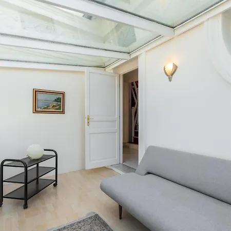 Stylish Art Deco Near The Sea 4 Bdrs Pool And Garage